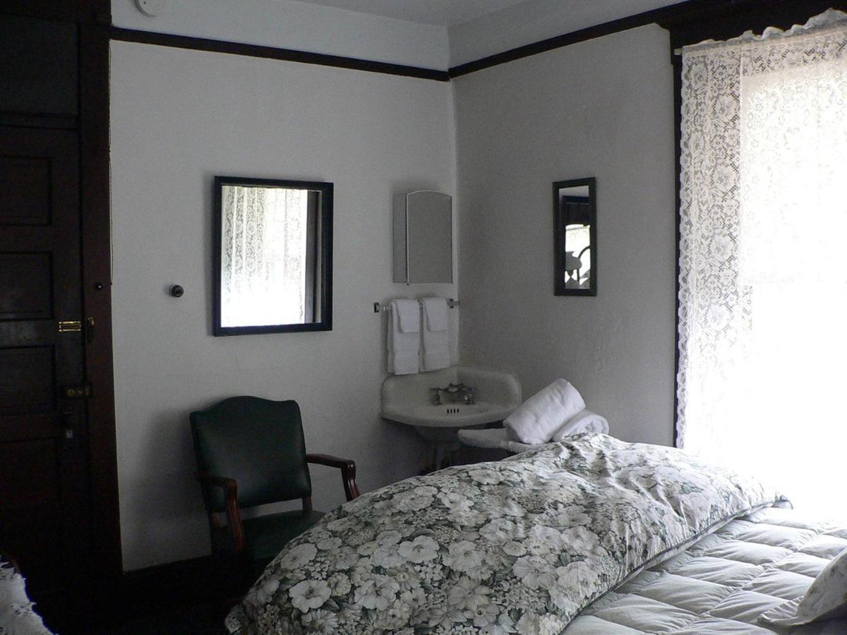 Panama Hotel Seattle Room photo